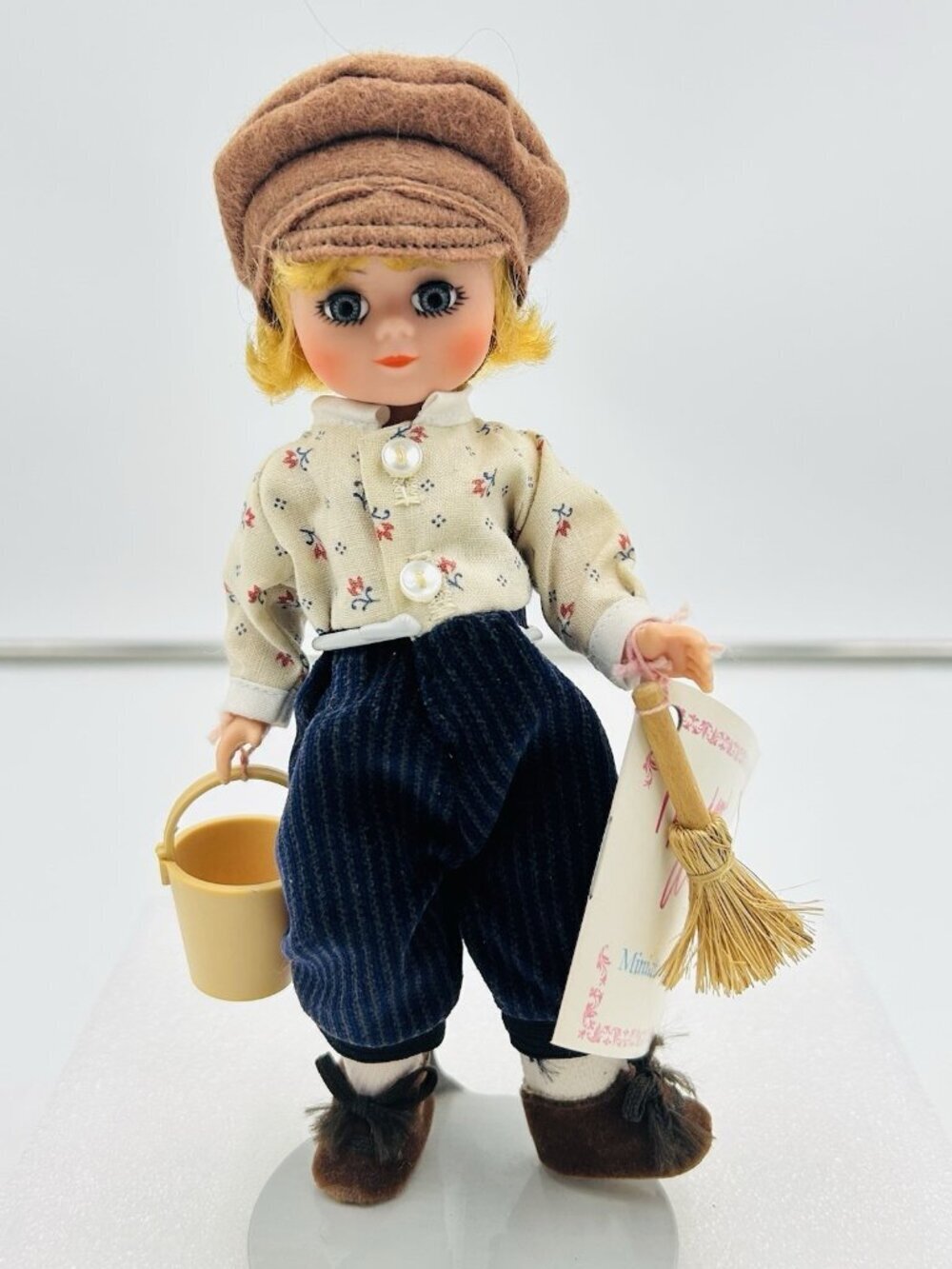 Madame Alexander Showcase Tom Sawyer #491 8" with Tag and Stand